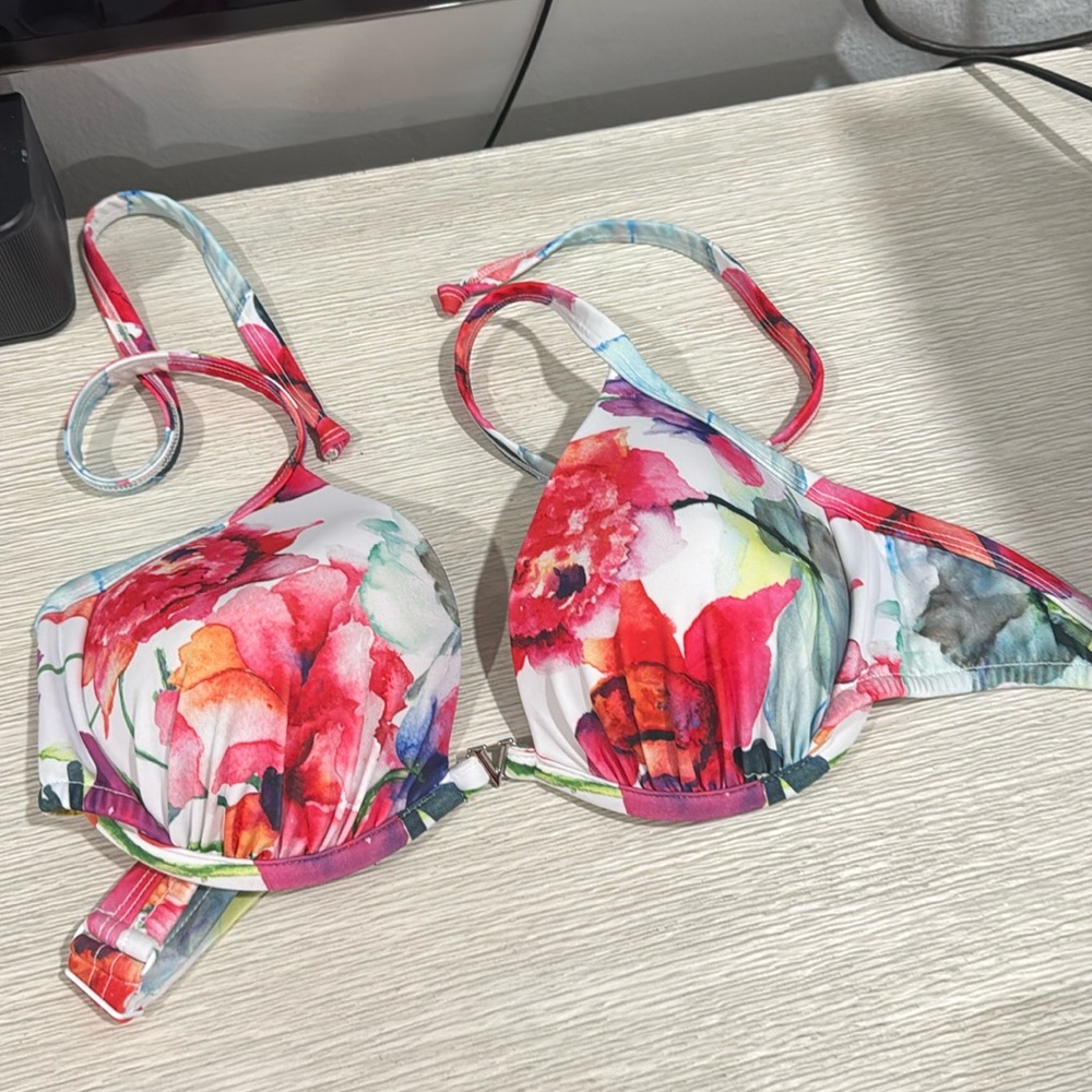 Bathing suit top